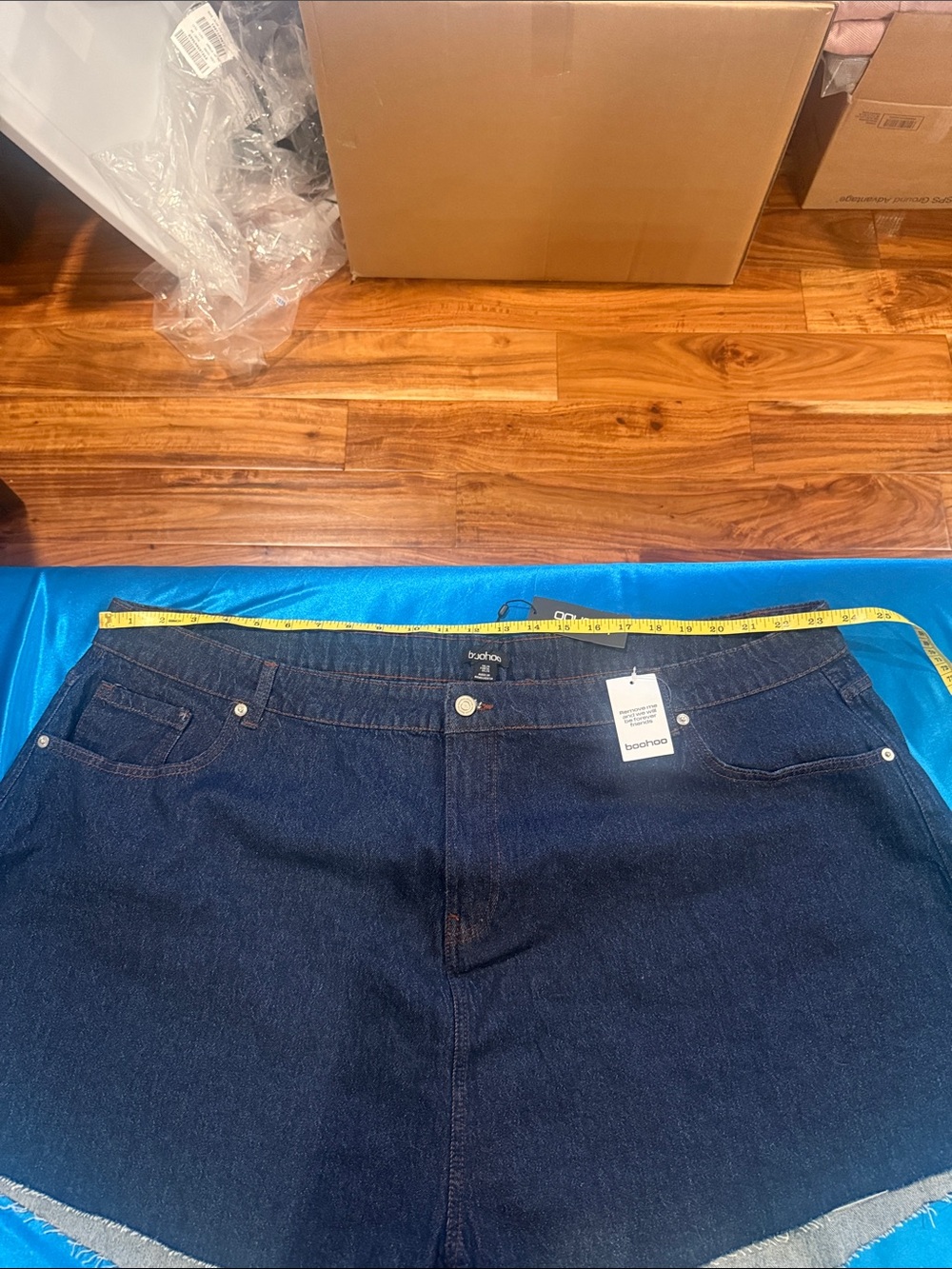 Boohoo Dark Indigo Raw Hem Denim Shorts - Picture 2 of 4